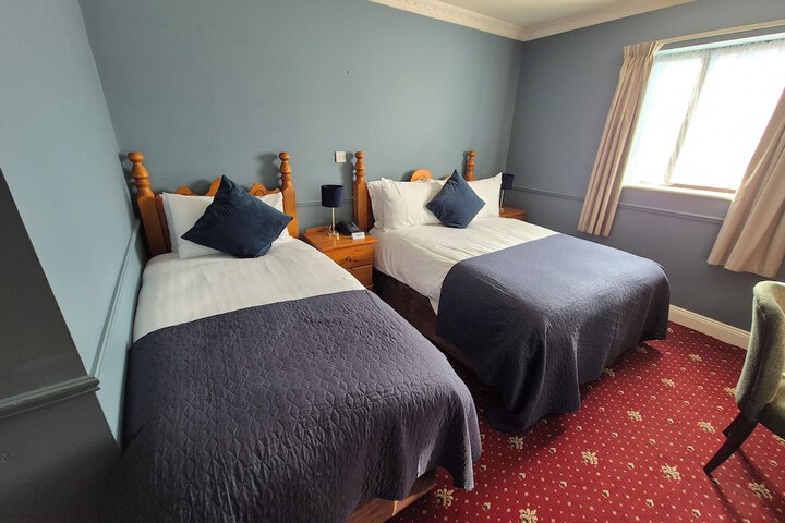 Room 2 of 8