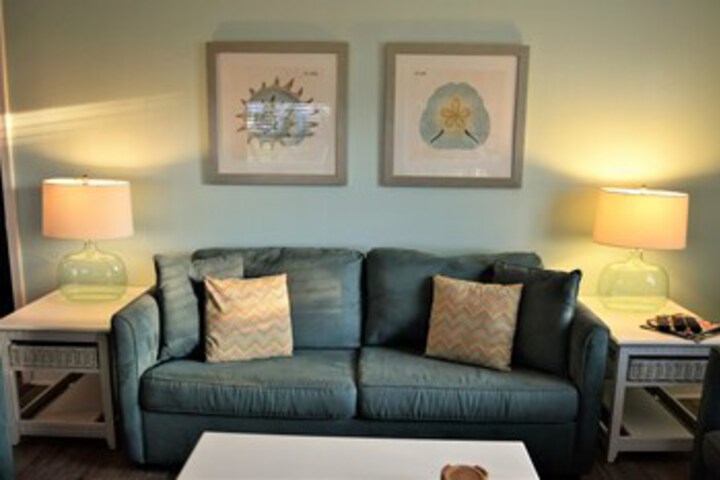 Room 33 of 76