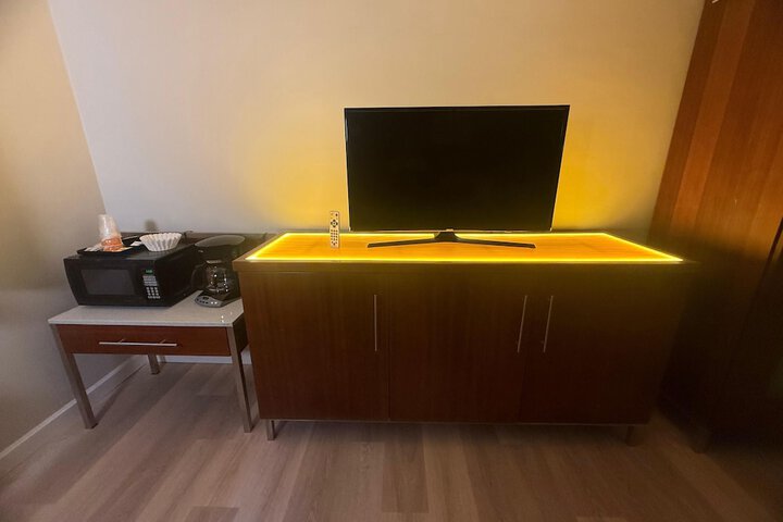Room 10 of 38