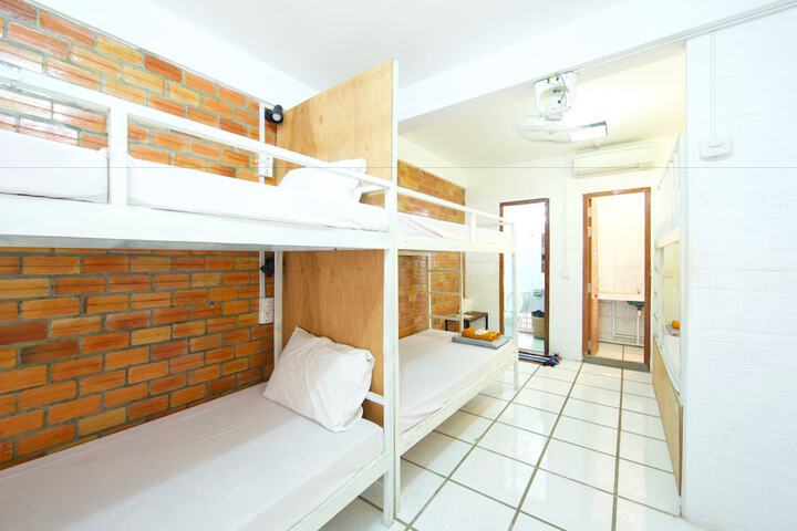 Room 26 of 64