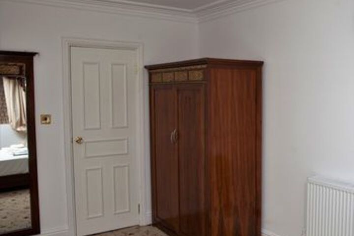 Room 10 of 20