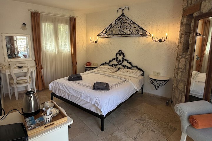Room 15 of 29