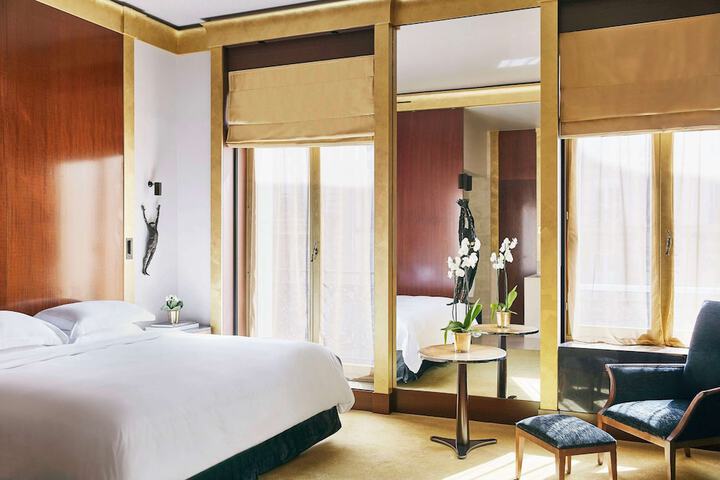 Room 52 of 103