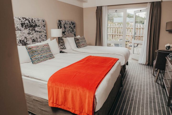 Room 4 of 34