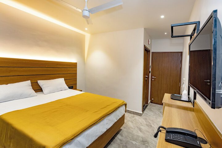 Room 32 of 58