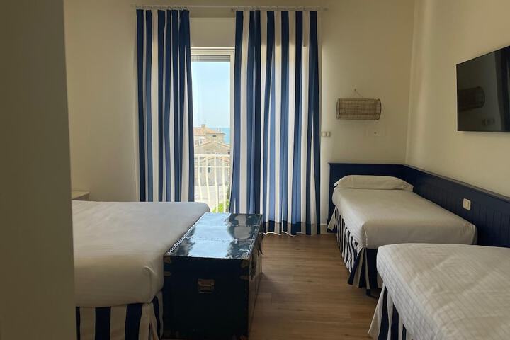 Room 38 of 97