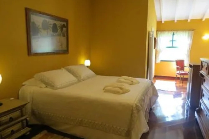 Room 5 of 33