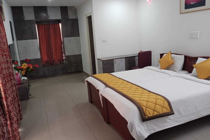 Room 10 of 21