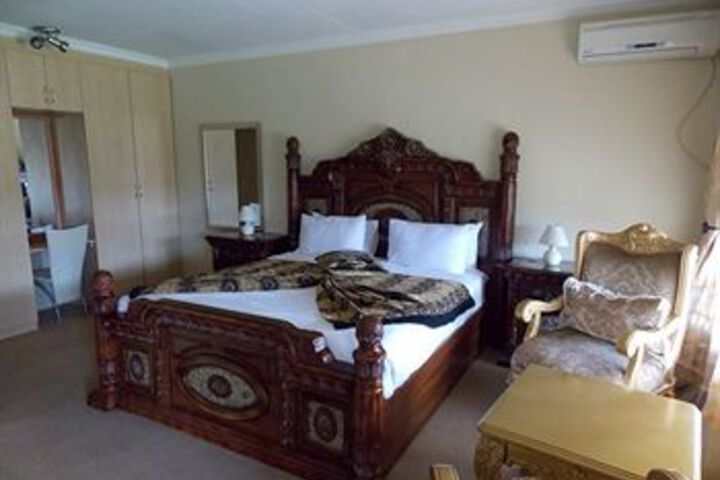 Room 7 of 17