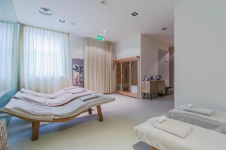 Room 7 of 30