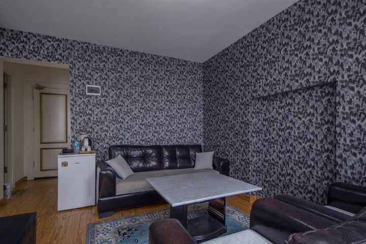 Room 43 of 99