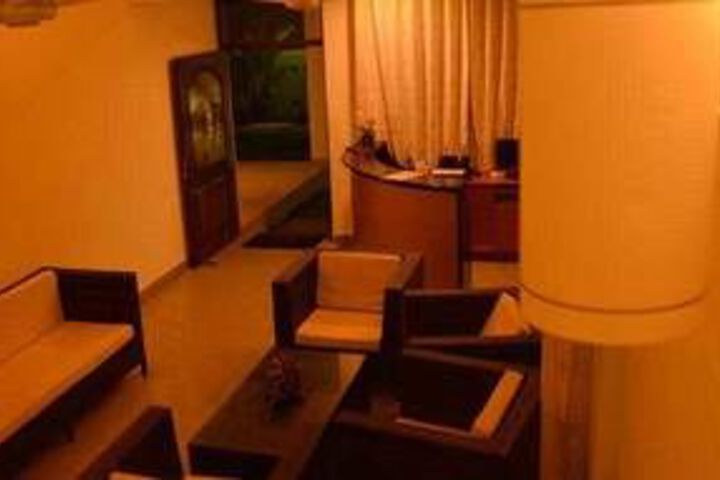 Room 13 of 17