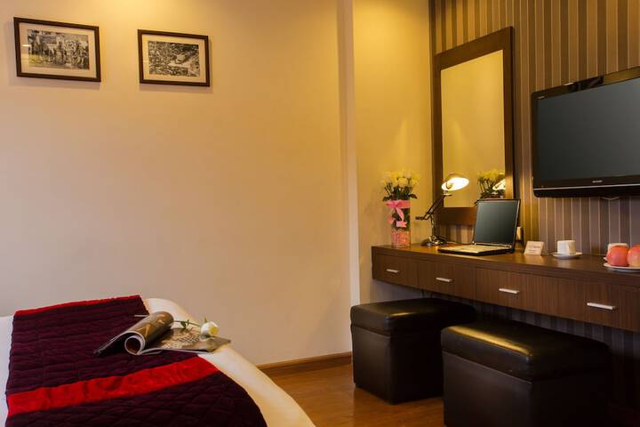 Room 5 of 28