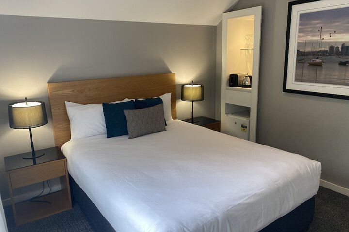 Room 19 of 44