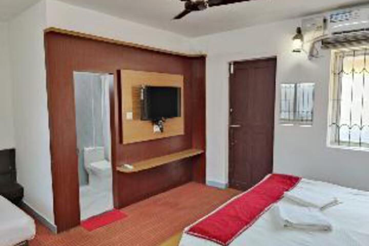 Room 12 of 12