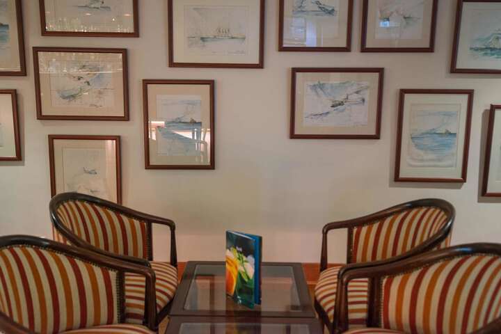 Lounge 95 of 129