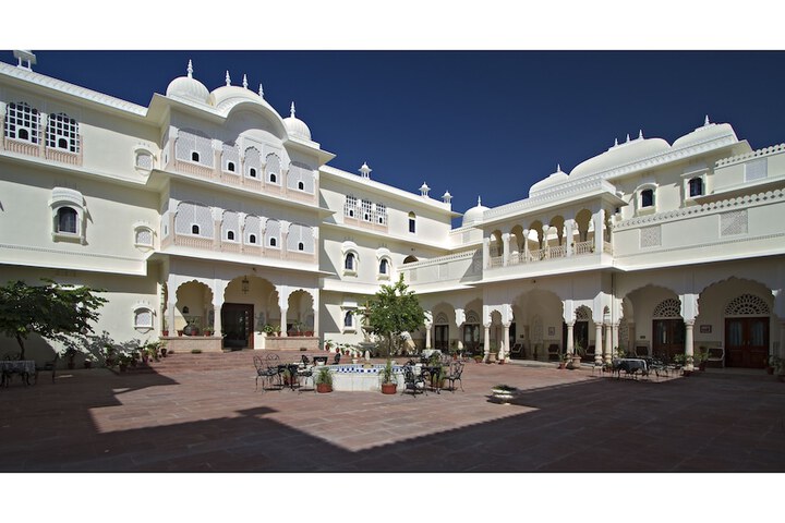 Hotel Exterior 64 of 110