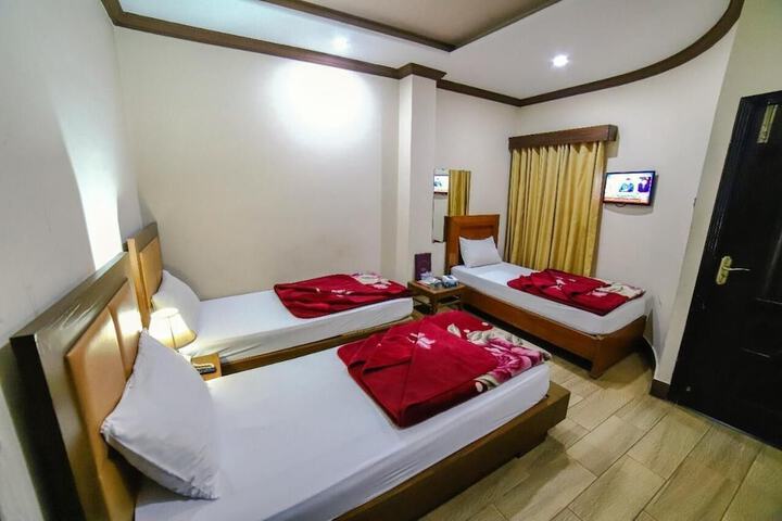 Room 8 of 11