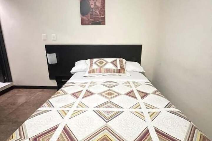 Room 9 of 29