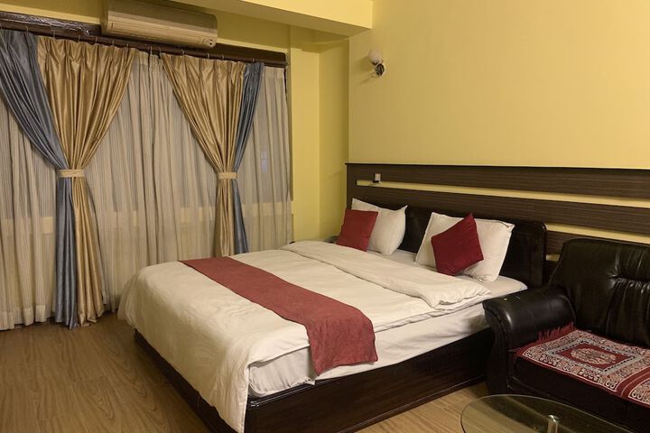 Room 20 of 33