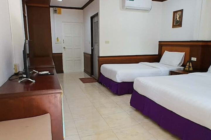 Room 95 of 128