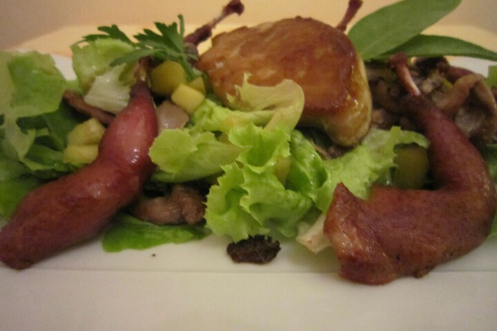 Dining 33 of 52