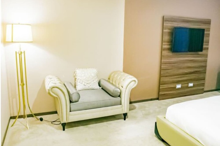 Room 16 of 110