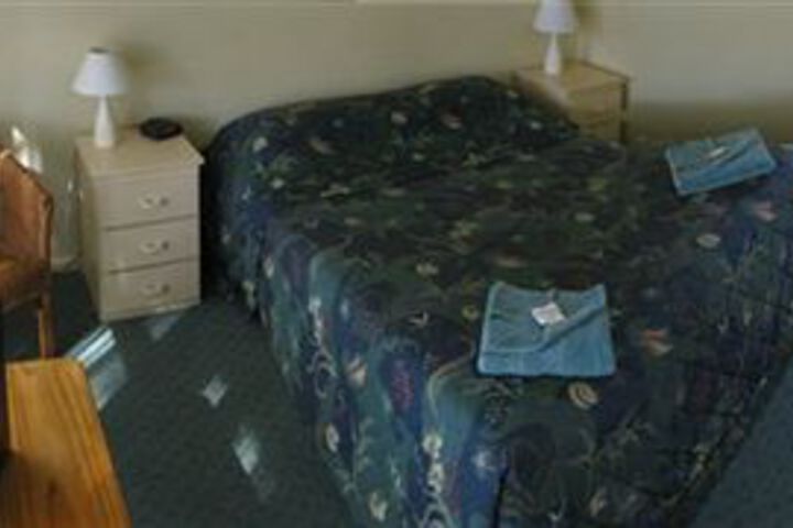 Room 10 of 17