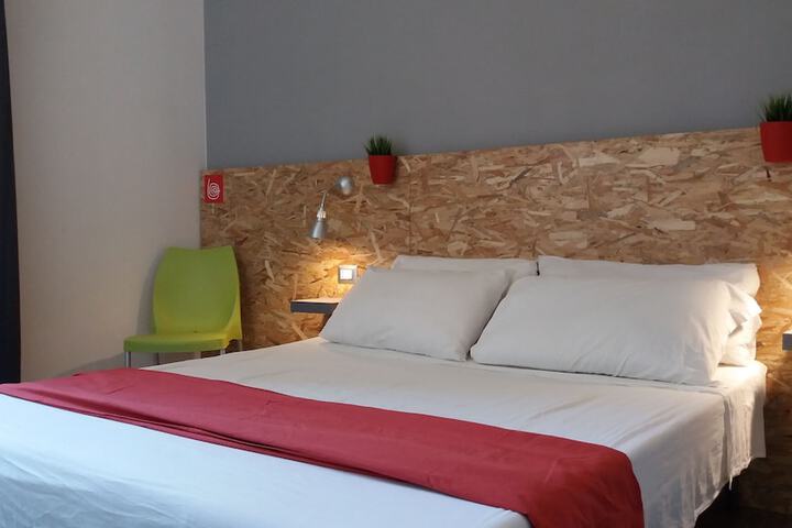 Room 5 of 10