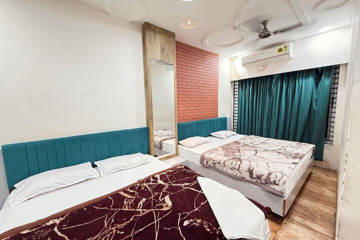 Room 8 of 19