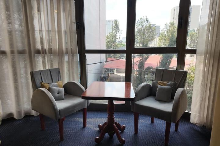 Ballroom/Hall 79 of 96