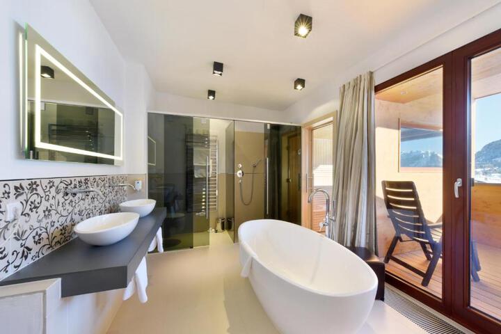 Room 2 of 23