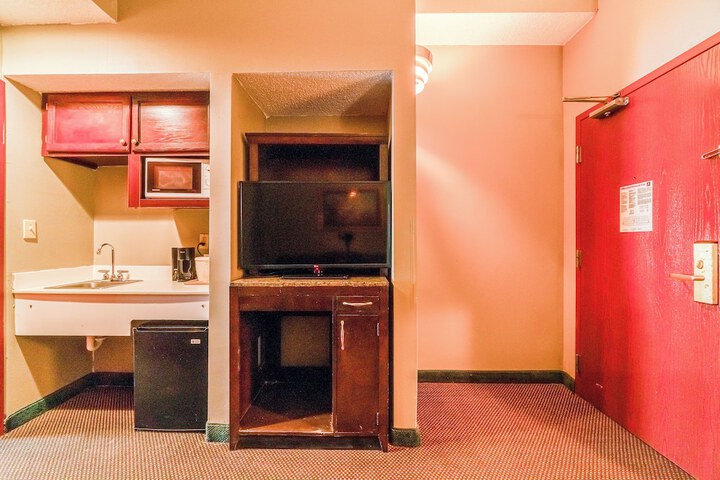 1 King Bed Suite (18 of 33)