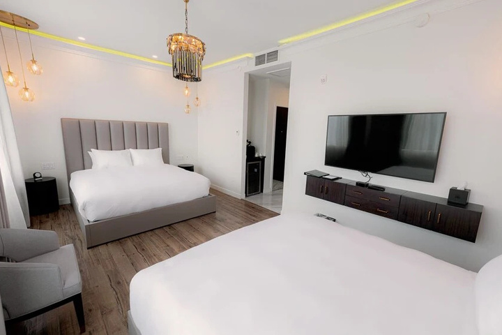 Room 5 of 15