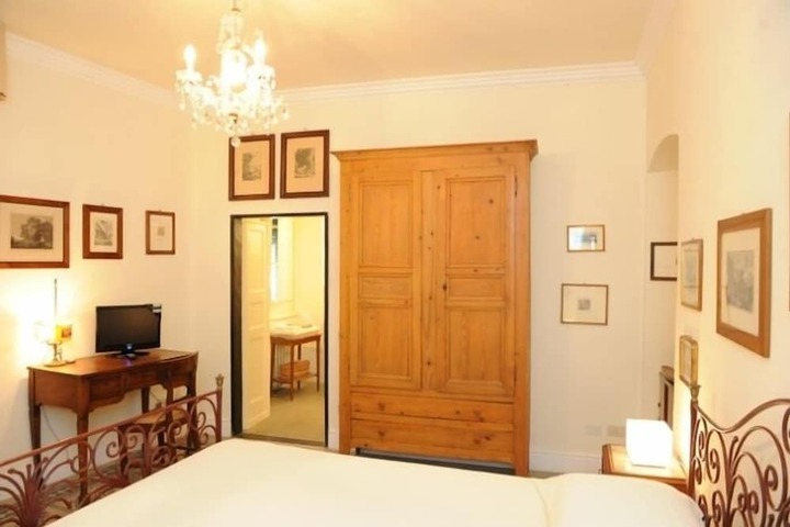 Room 6 of 65