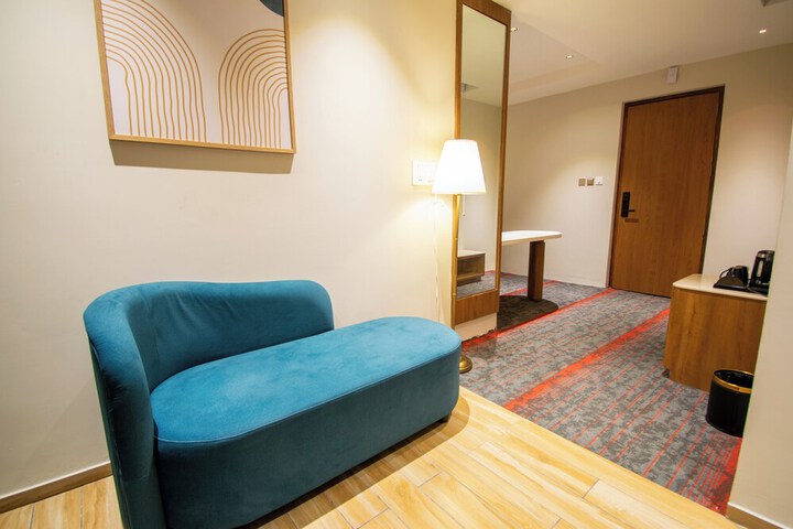 Room 26 of 45