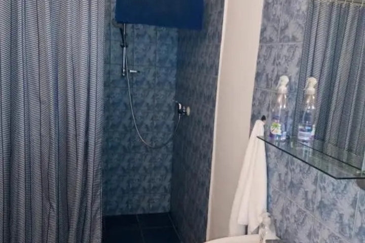Room 5 of 7