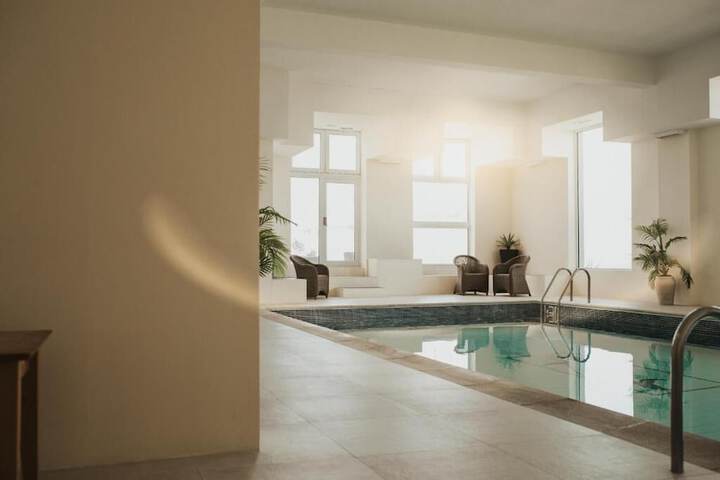 Pool 74 of 153