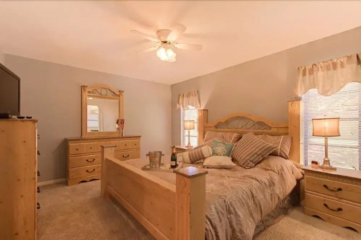 Room 3 of 16
