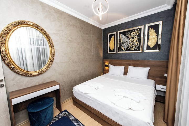 Room 12 of 40