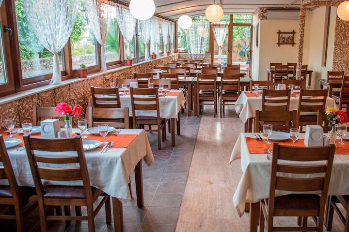 Dining Photos