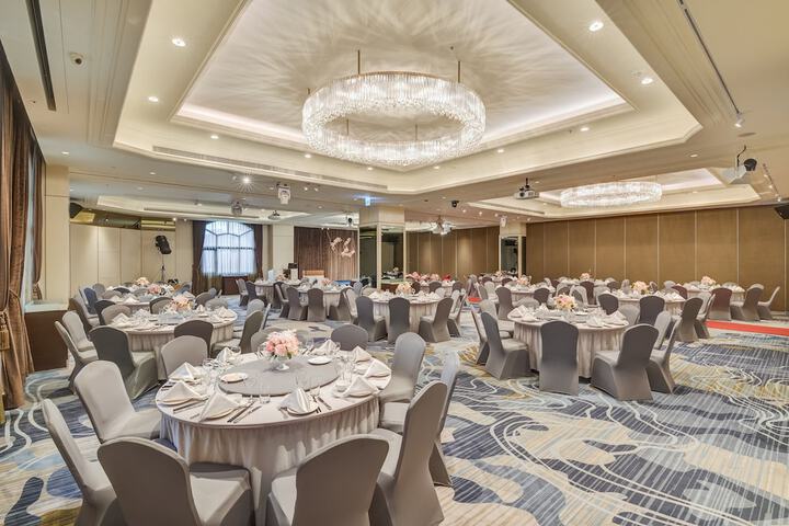 Ballroom/Hall 61 of 92