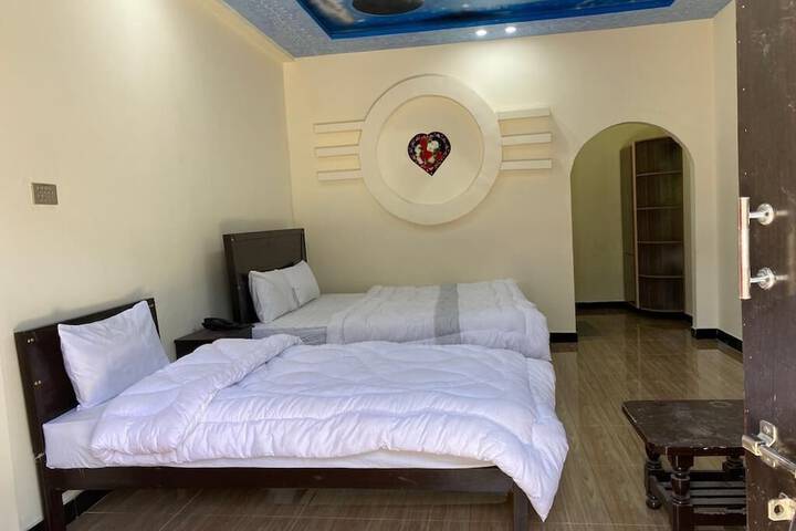 Room 5 of 8