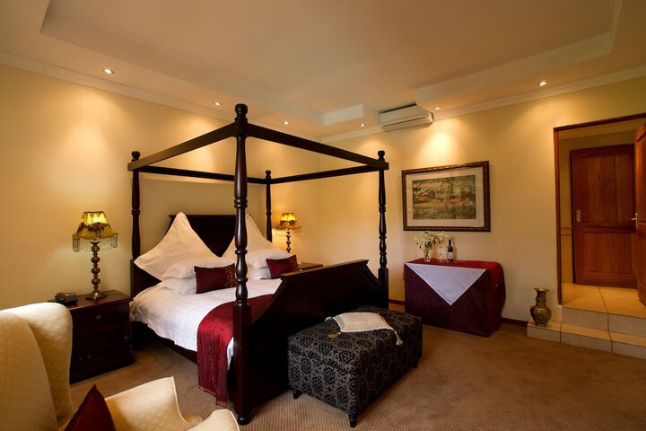 Room 12 of 27