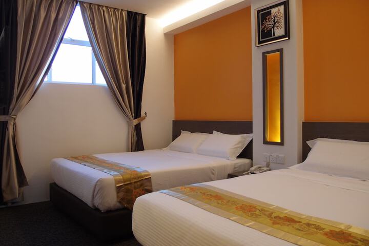 Room 4 of 34