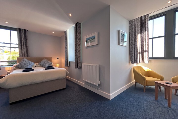 Room 7 of 40
