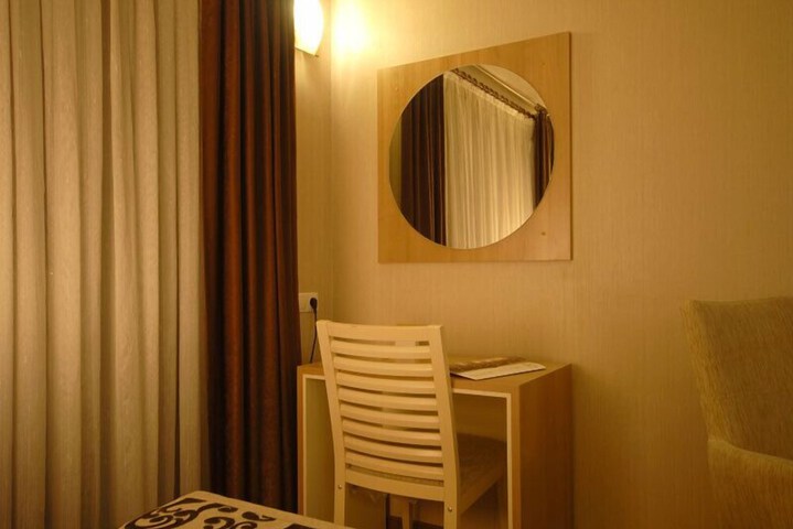 Room 23 of 62