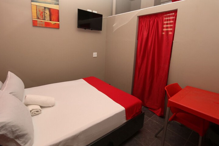 Room 9 of 15