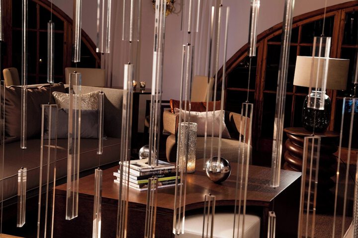 Lounge 62 of 103