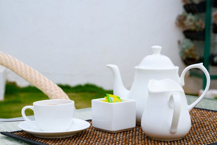 Breakfast/Coffee Service 24 of 51